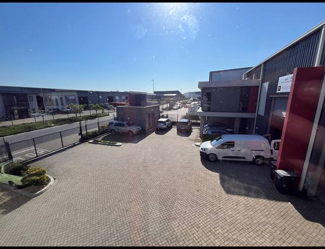 342M² WAREHOUSE TO LET IN STIKLAND INDUSTRIAL